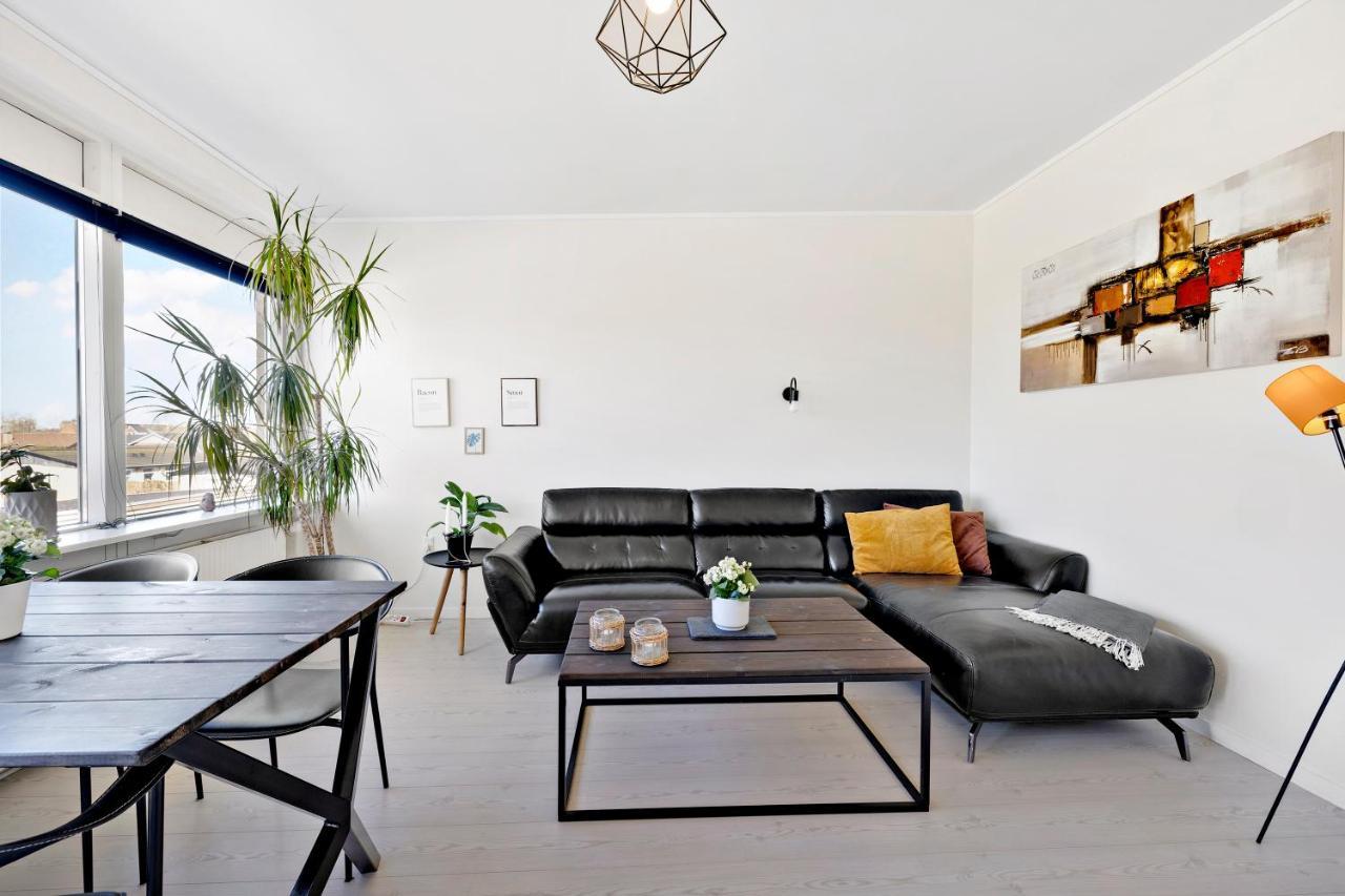 Private Scandinavian Apartment Randers Exterior photo